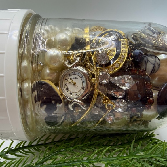 Elegant Pearl and Gold Jewelry Jar 🏺 Collection - Picture 16 of 17